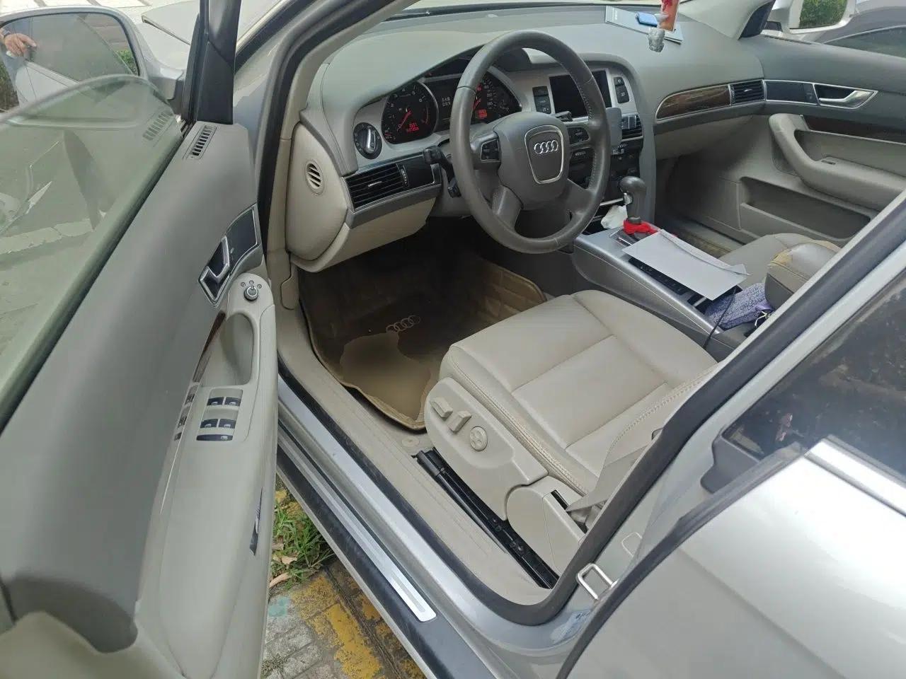 Audi A6L 2011 2.0 TFSI Automatic Standard Edition — миниатюра 16