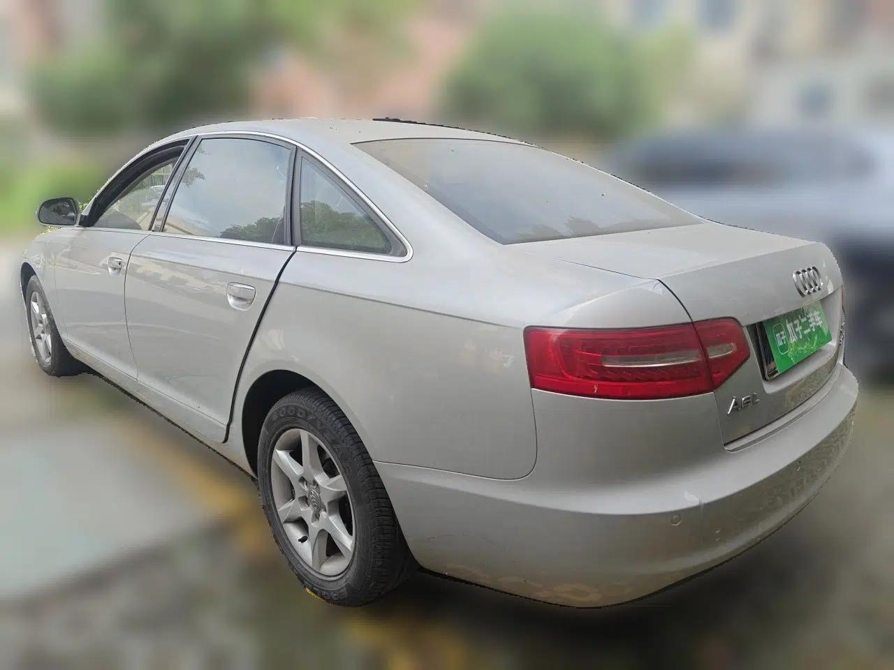 Audi A6L 2011 2.0 TFSI Automatic Standard Edition — миниатюра 4
