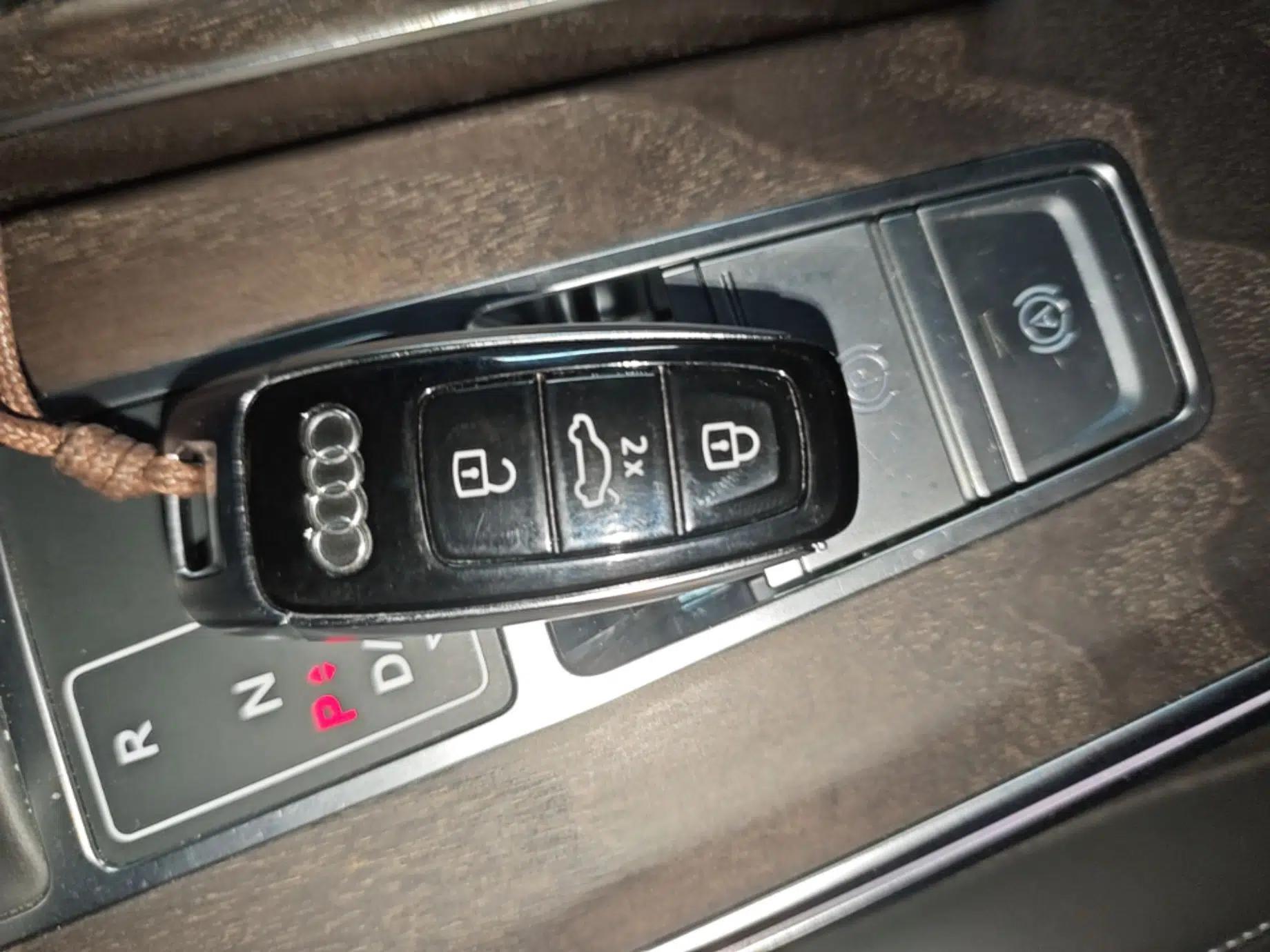 Audi A6L 2023 Revised Edition 45 TFSI quattro Prestige Dynamic Version — миниатюра 28