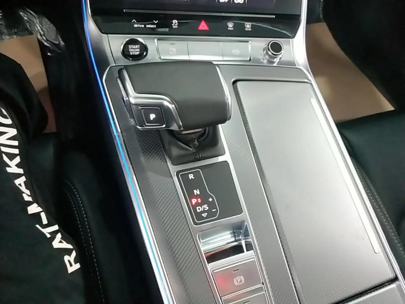 Audi A6L 2025 Revised 40 TFSI Luxury Dynamic Edition — миниатюра 16