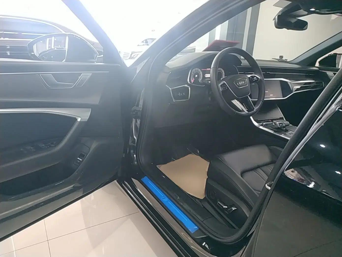 Audi A6L 2025 Revised 40 TFSI Luxury Dynamic Edition — миниатюра 18