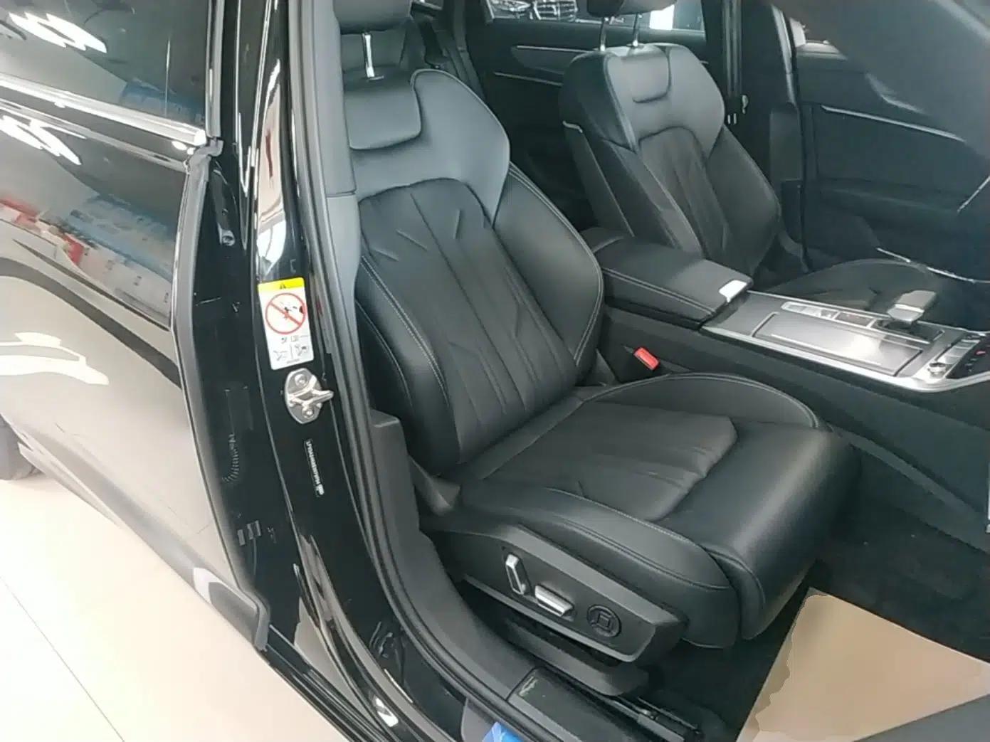 Audi A6L 2025 Revised 40 TFSI Luxury Dynamic Edition — миниатюра 19