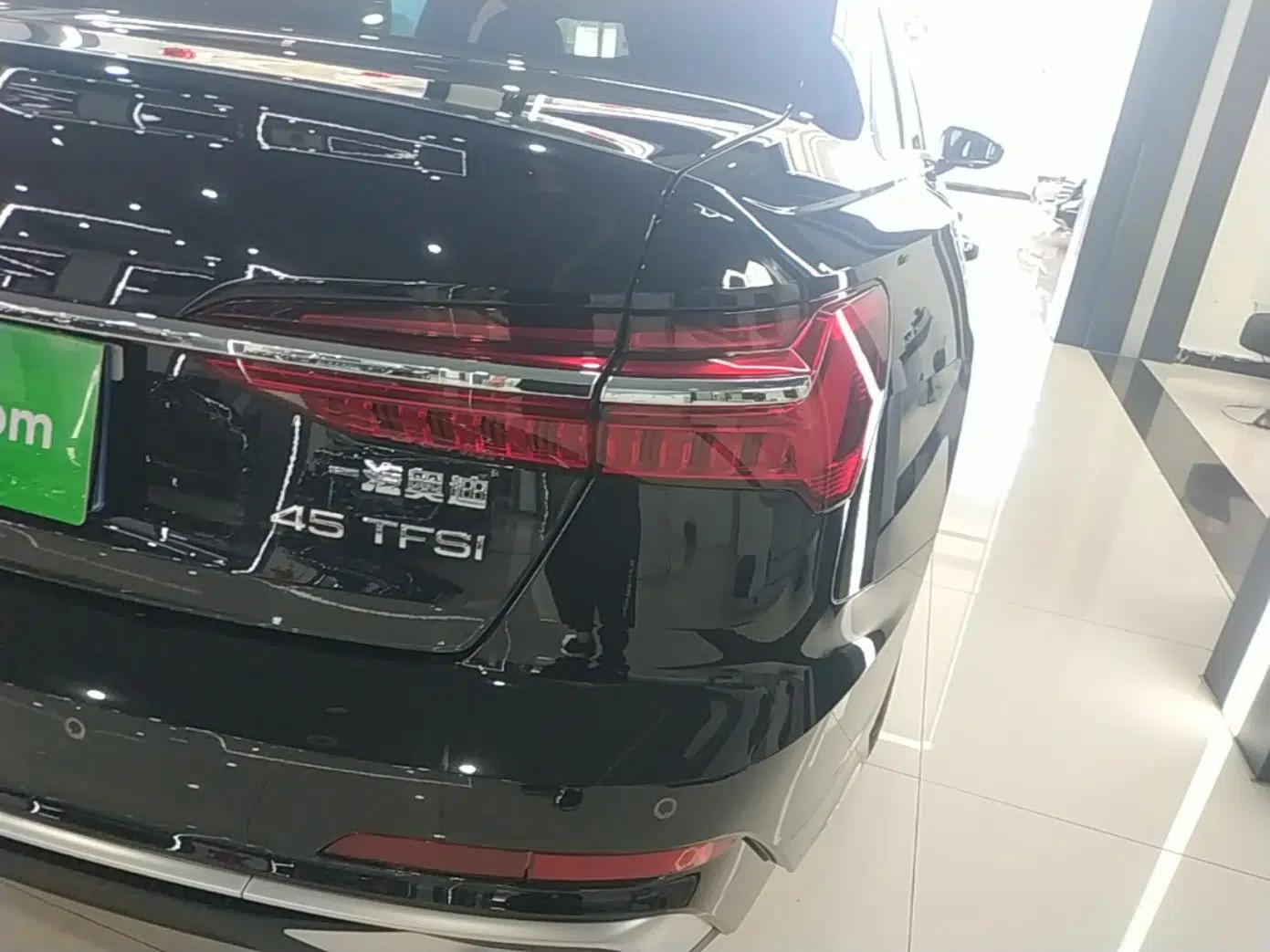 Audi A6L 2025 Revised 40 TFSI Luxury Dynamic Edition — миниатюра 9