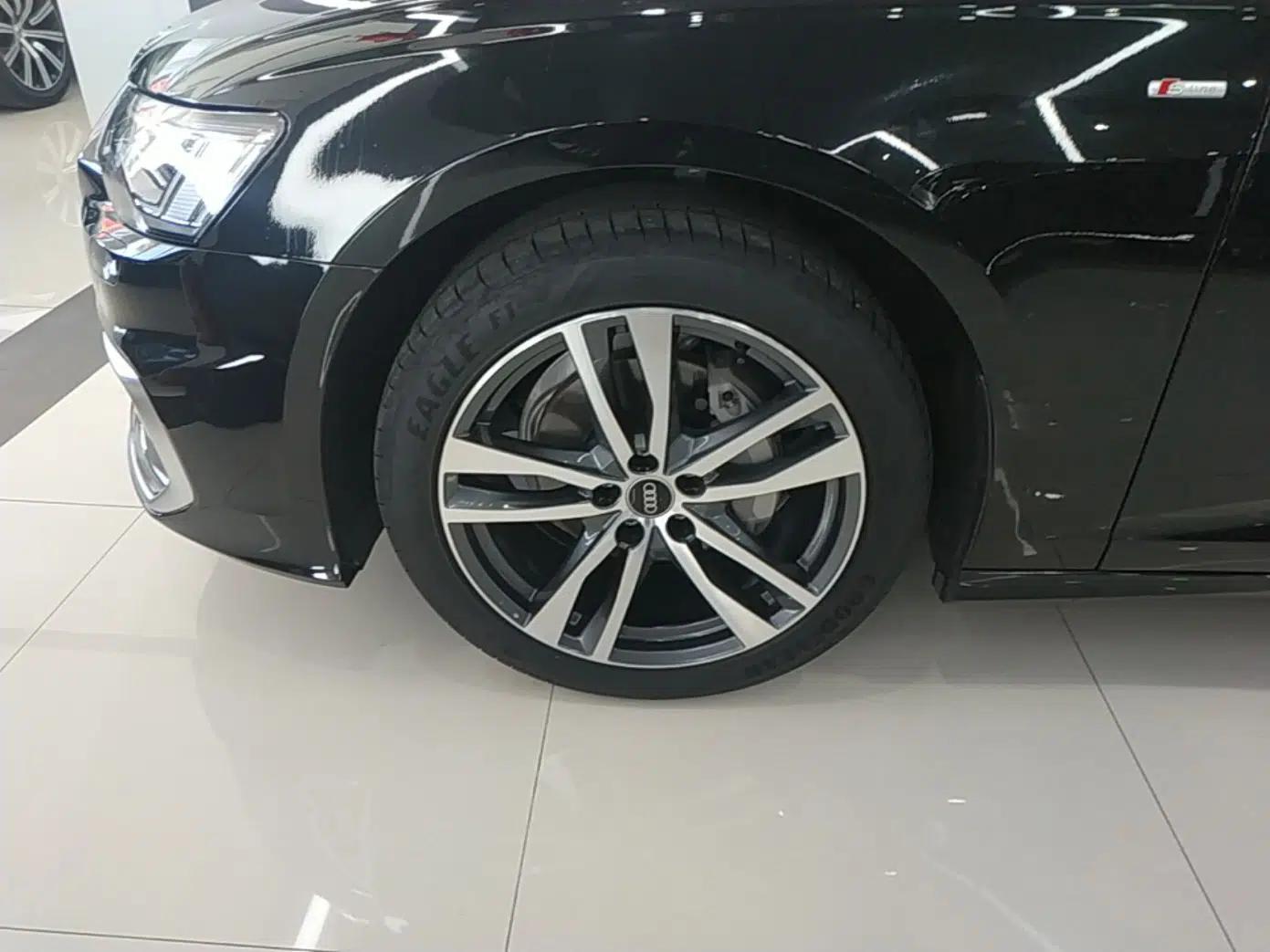 Audi A6L 2025 Revised 40 TFSI Luxury Dynamic Edition — миниатюра 10