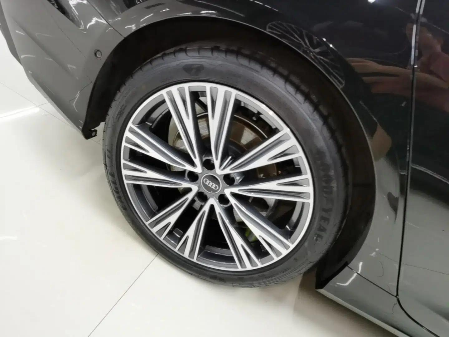 Audi A6L 2026 45 TFSI quattro Prestige Dynamic Edition — миниатюра 11