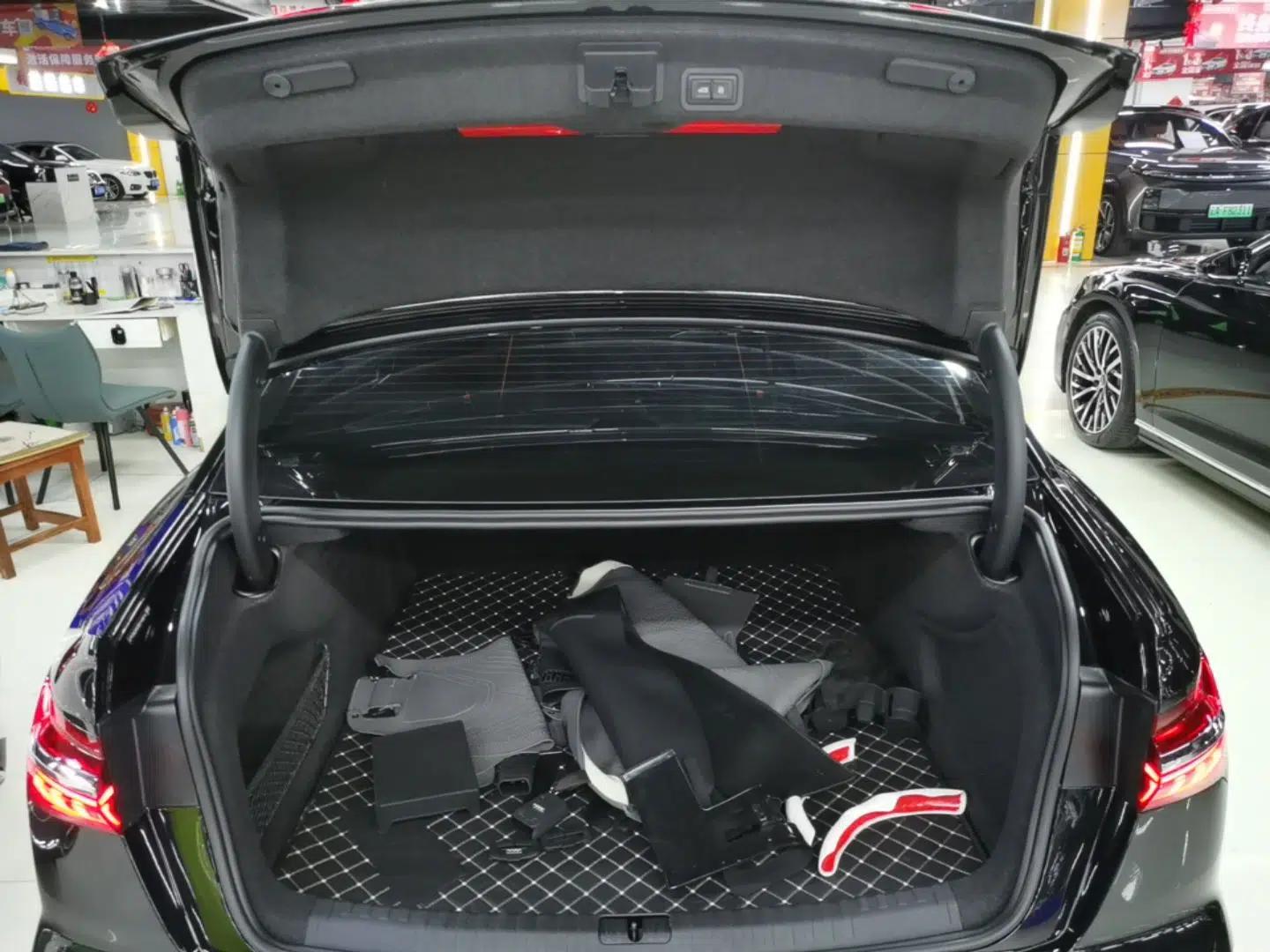 Audi A6L 2026 45 TFSI quattro Prestige Dynamic Edition — миниатюра 22