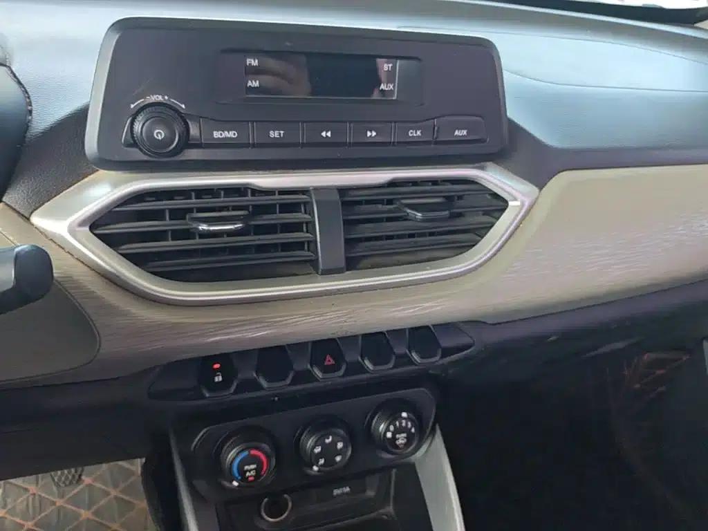 Baojun 510 2017 1.5L Manual Comfort Model — миниатюра 13