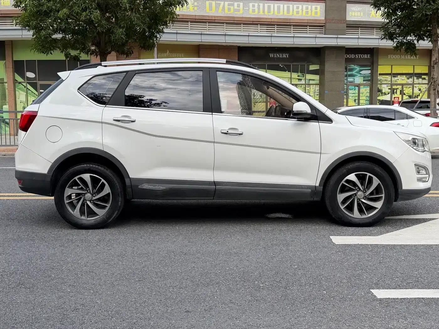 Baojun 560 2015 1.8L Manual Deluxe Edition — миниатюра 11