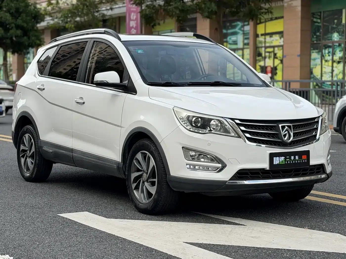 Baojun 560 2015 1.8L Manual Deluxe Edition — миниатюра 3