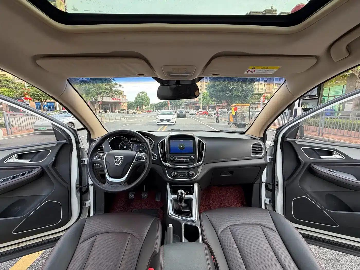 Baojun 560 2015 1.8L Manual Deluxe Edition — миниатюра 5