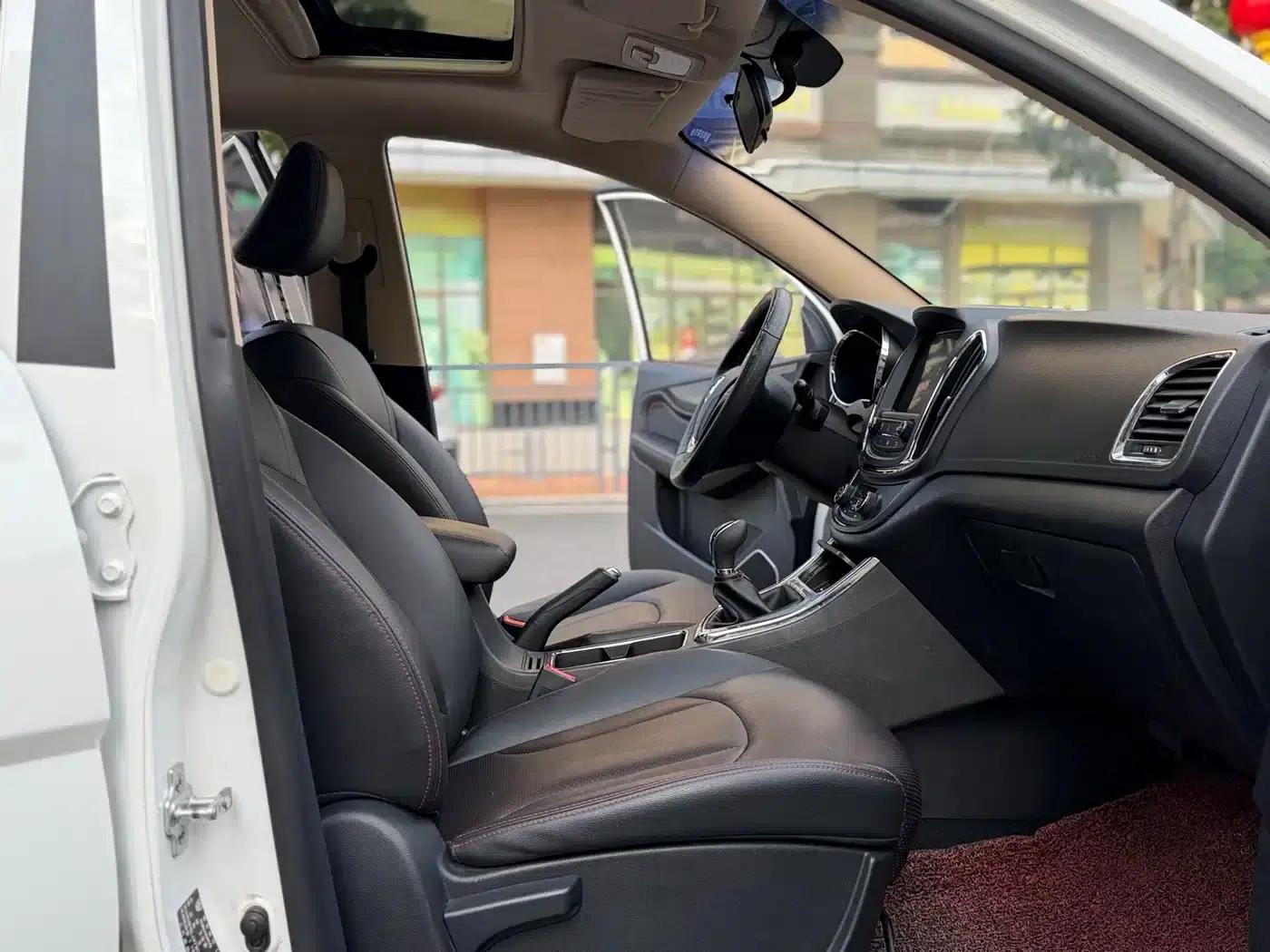 Baojun 560 2015 1.8L Manual Deluxe Edition — миниатюра 7