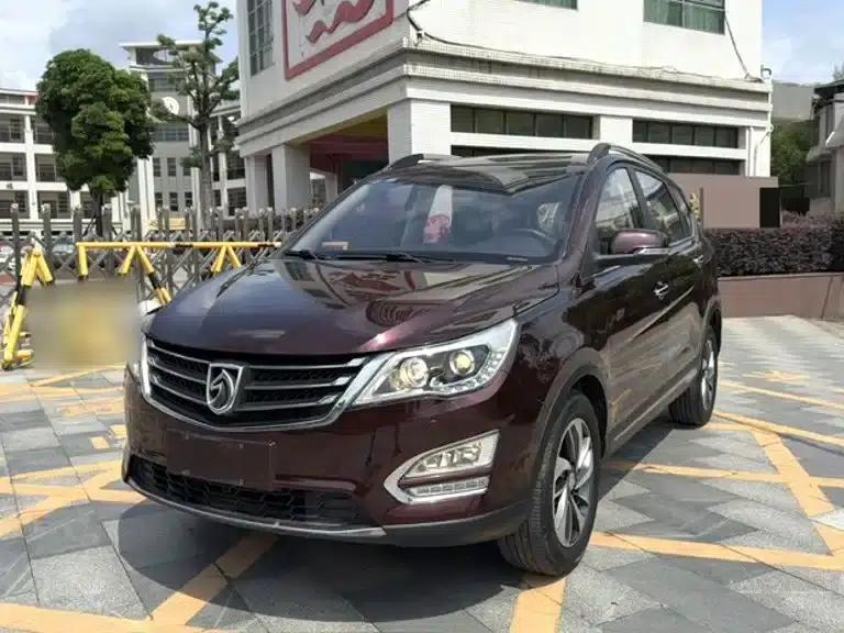 Baojun 560 2016 1.8L Manual Deluxe Edition — миниатюра 2