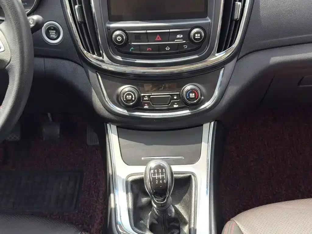 Baojun 560 2016 1.8L Manual Deluxe Edition — миниатюра 21