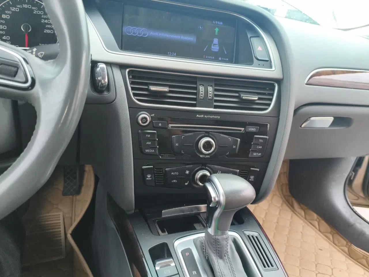 Audi A4L 2013 35 TFSI Automatic Comfort Model — миниатюра 13