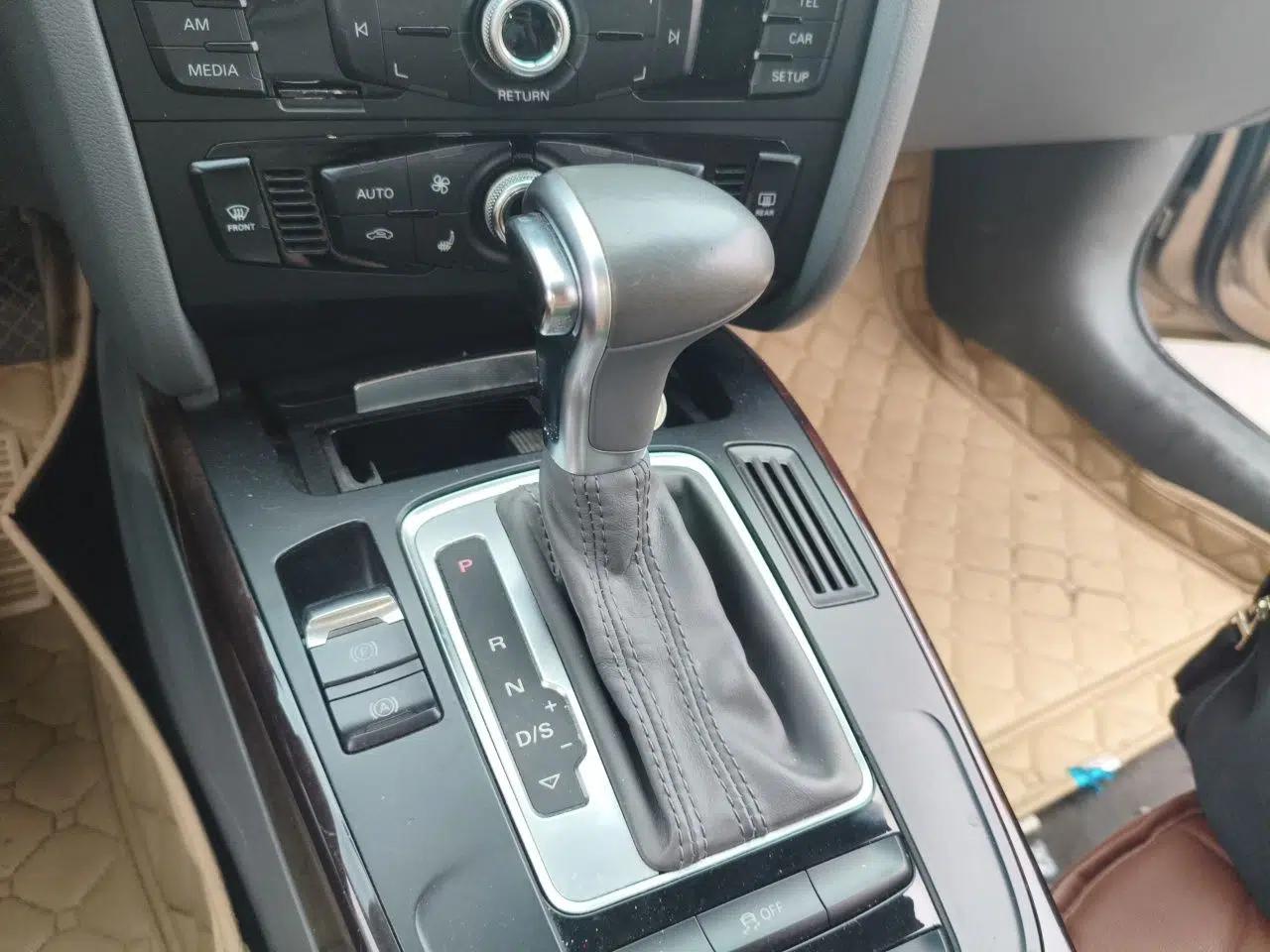 Audi A4L 2013 35 TFSI Automatic Comfort Model — миниатюра 14