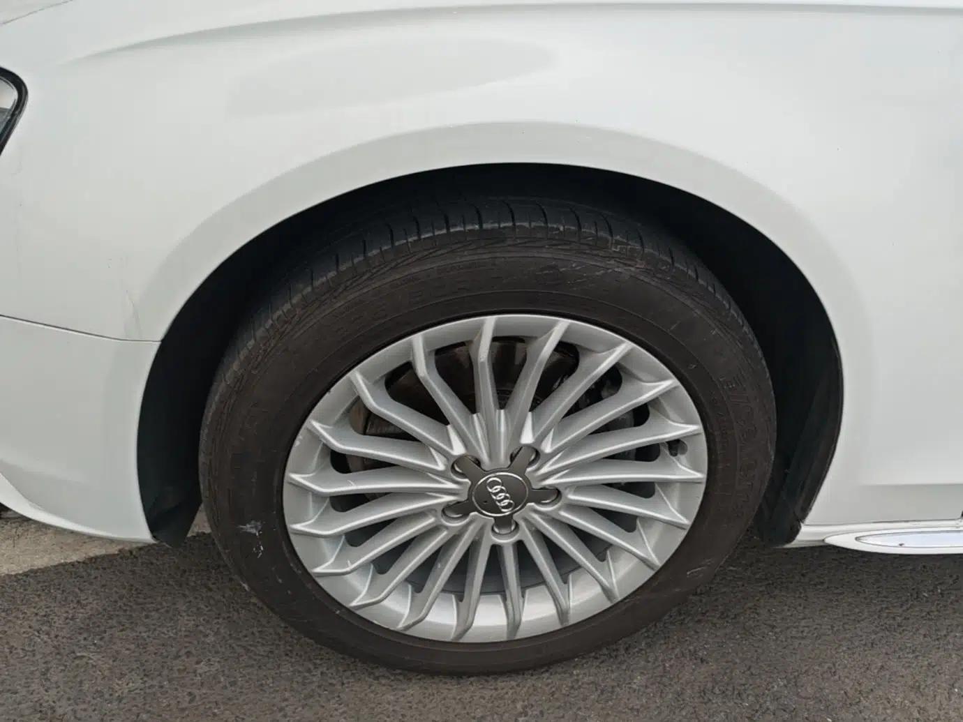 Audi A4L 2016 35 TFSI Collector's Edition Automatic Standard Model — миниатюра 10