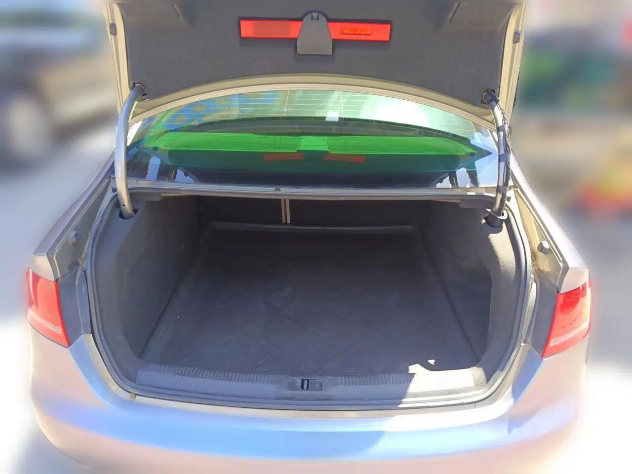 Audi A4L 2012 2.0 TFSI automatic standard version — миниатюра 19