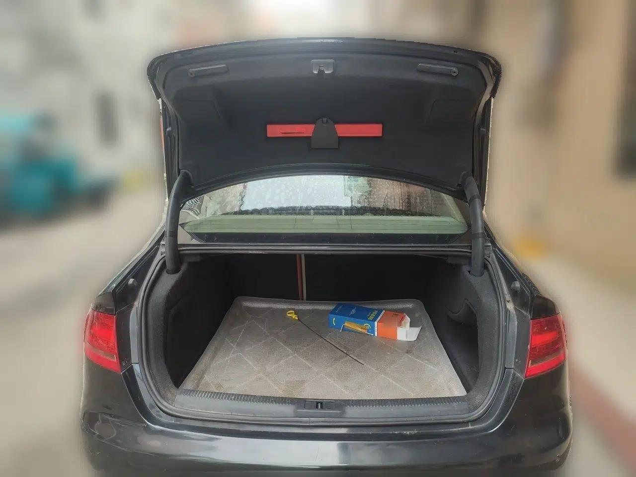 Audi A4L 2011 2.0 TFSI Standard Model — миниатюра 19