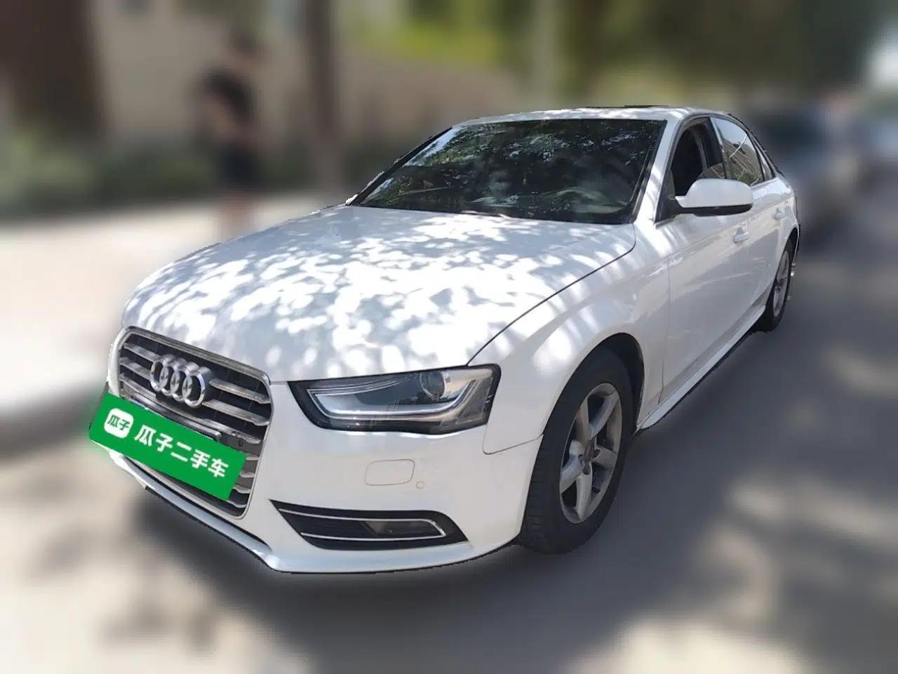 Audi A4L 2013 35 TFSI Automatic Standard Model — миниатюра 1
