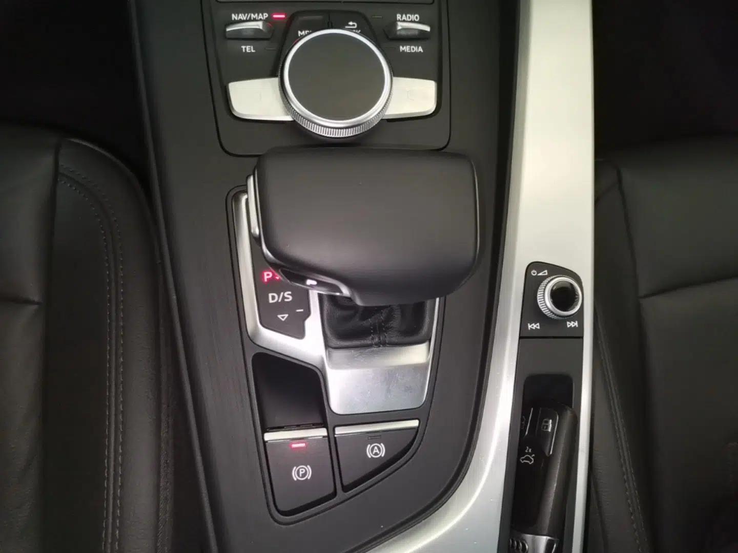 Audi A4L 2019 40 TFSI Fashion Edition China VI Emission Standard — миниатюра 16