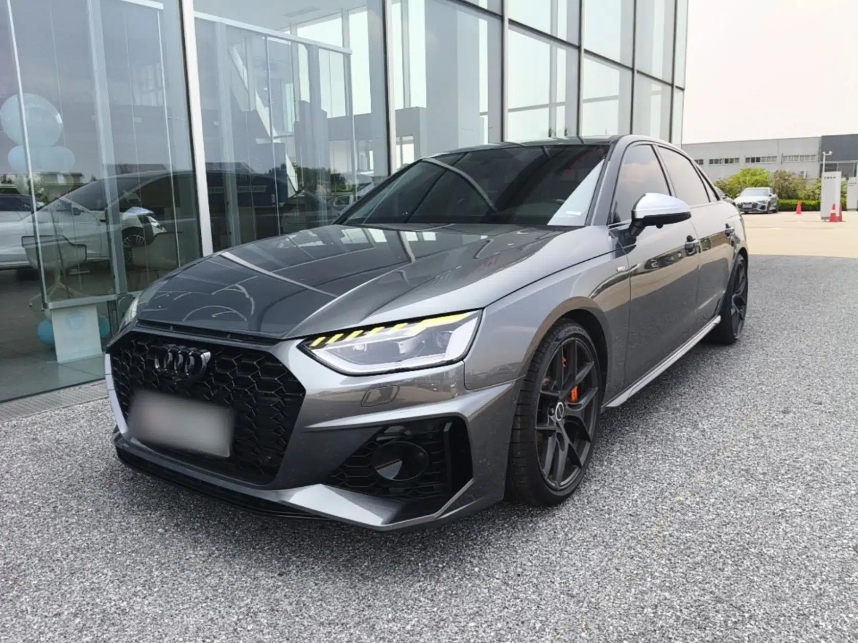 Audi A4L 2020 40 TFSI quattro Luxury Dynamic Model — миниатюра 1