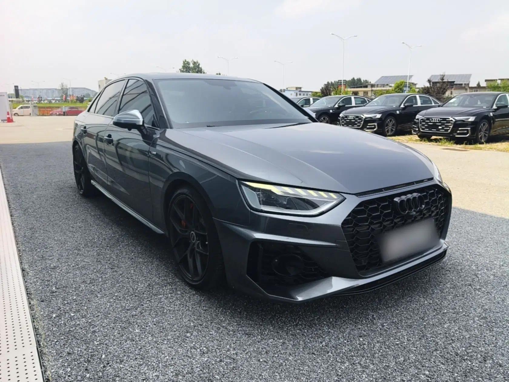 Audi A4L 2020 40 TFSI quattro Luxury Dynamic Model — миниатюра 3