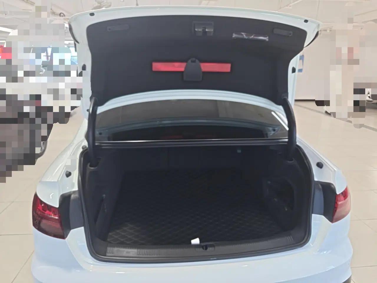 Audi A4L 2023 40 TFSI Luxury Dynamic Model — миниатюра 22