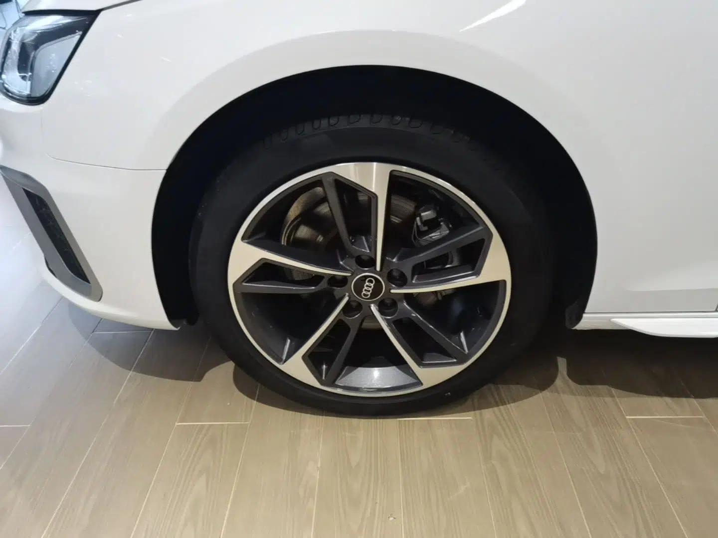 Audi A4L 2024 40 TFSI Fashion Dynamic Model — миниатюра 10