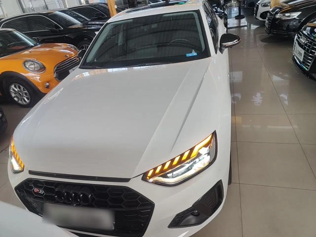 Audi A4L 2022 40 TFSI Luxury Dynamic Model — миниатюра 2