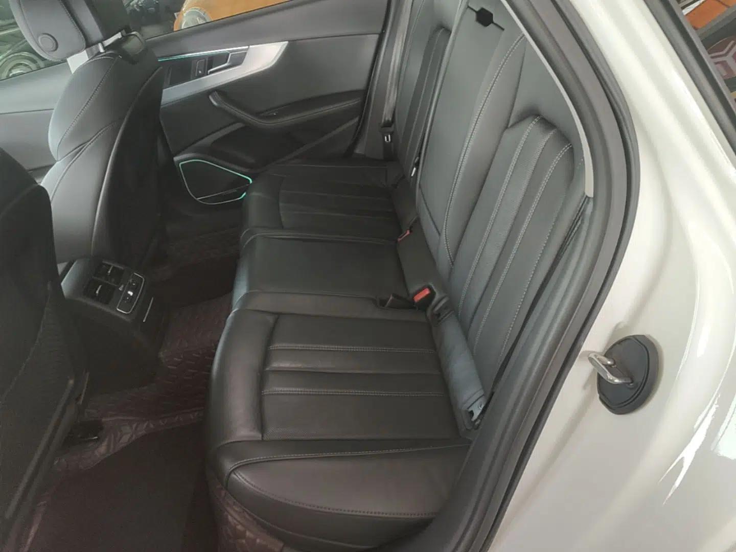 Audi A4L 2022 40 TFSI Luxury Dynamic Model — миниатюра 25