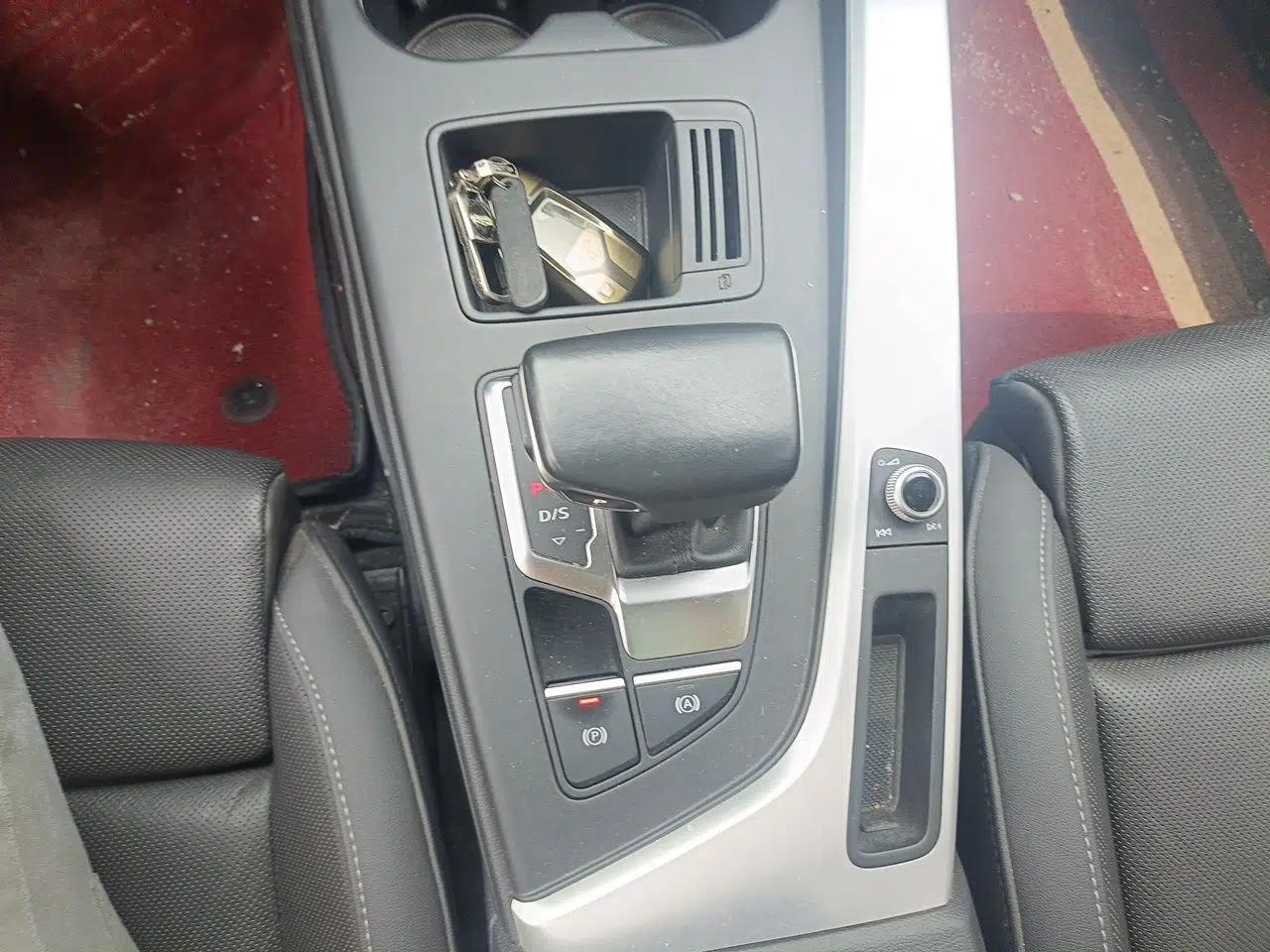 Audi A4L 2020 40 TFSI Luxury Dynamic Model — миниатюра 14
