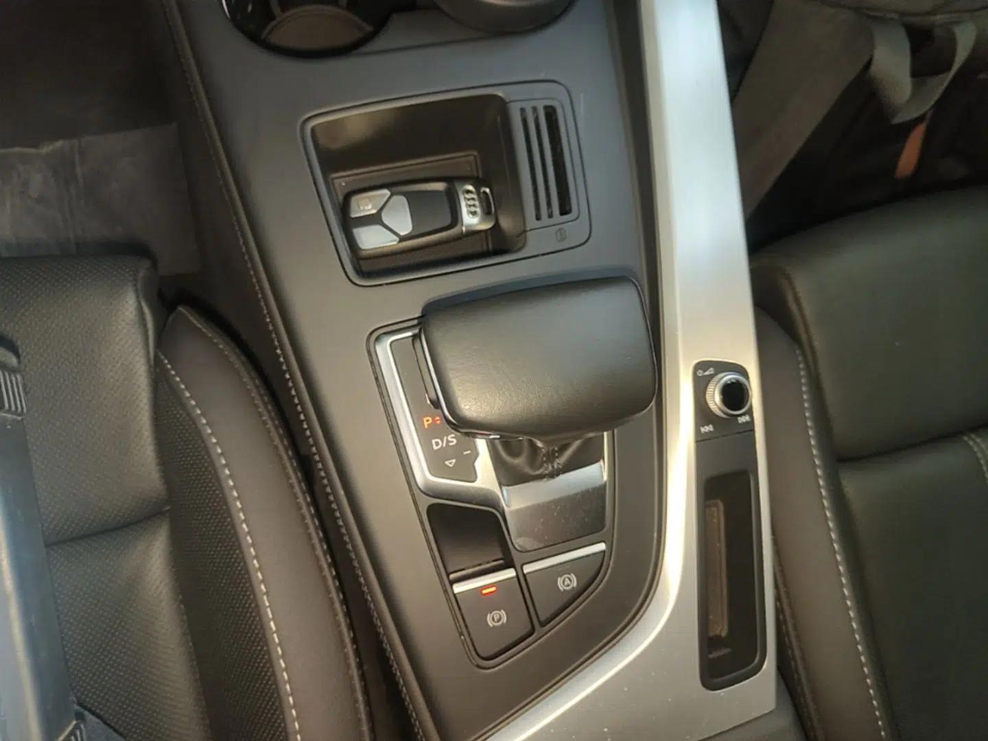 Audi A4L 2022 40 TFSI Fashion Dynamic Model — миниатюра 16