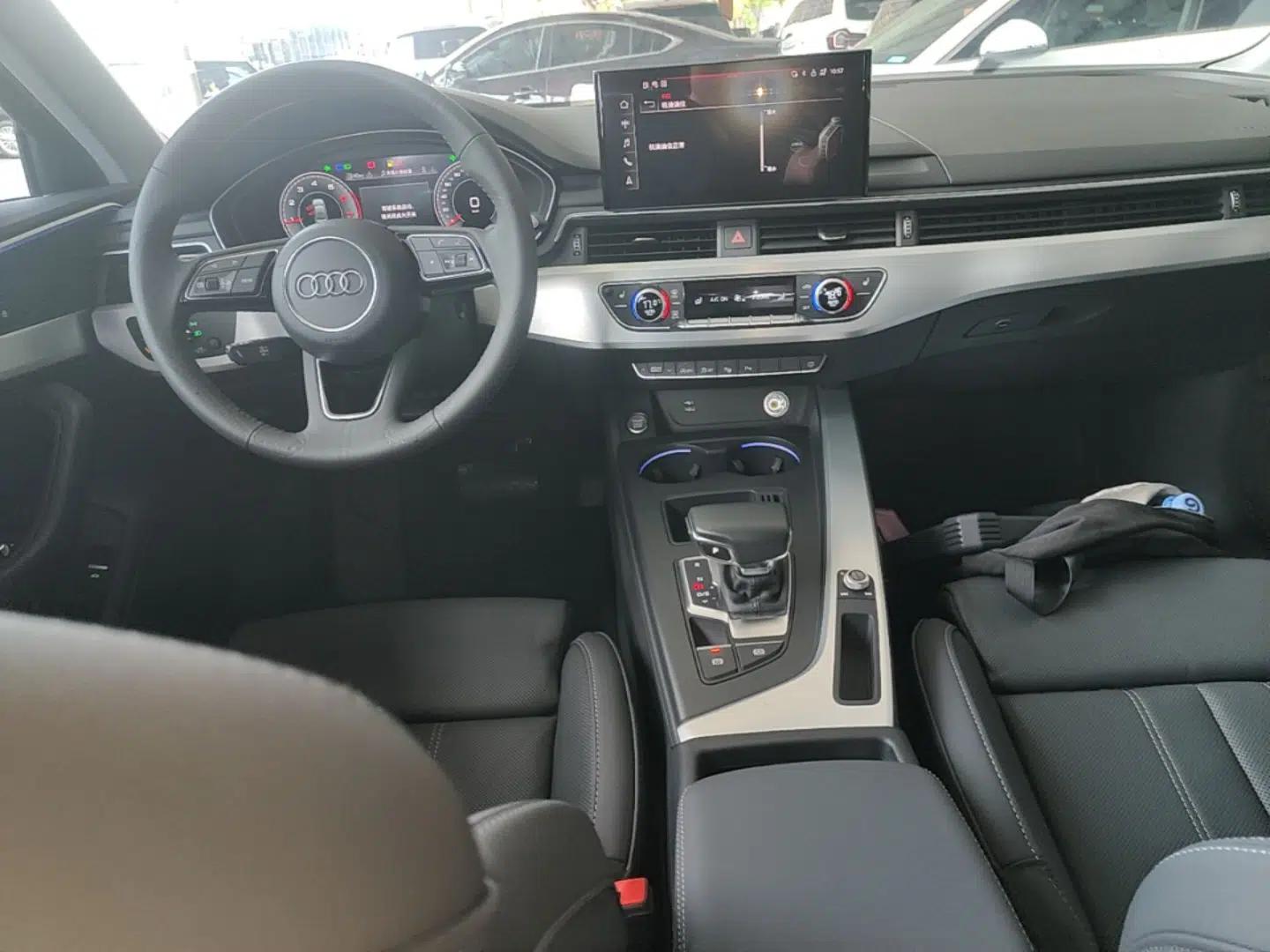 Audi A4L 2020 40 TFSI Luxury Dynamic Model — миниатюра 17