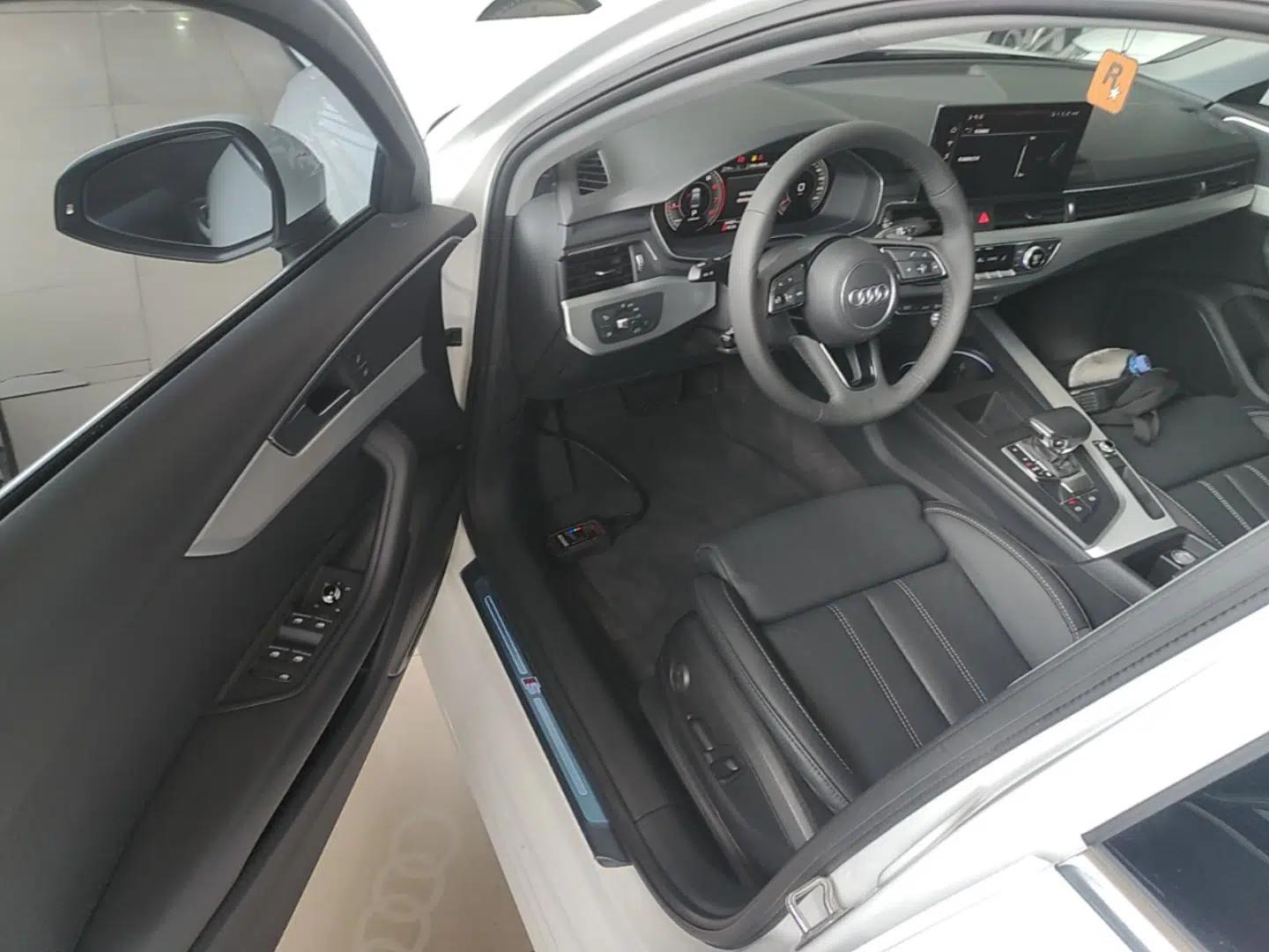 Audi A4L 2020 40 TFSI Luxury Dynamic Model — миниатюра 23