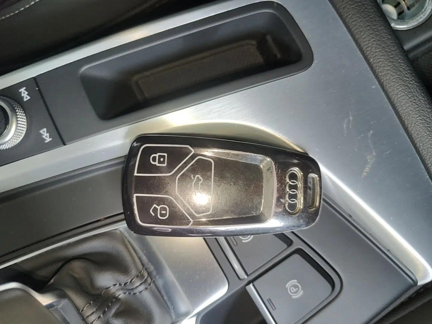 Audi A4L 2020 40 TFSI Luxury Dynamic Model — миниатюра 28