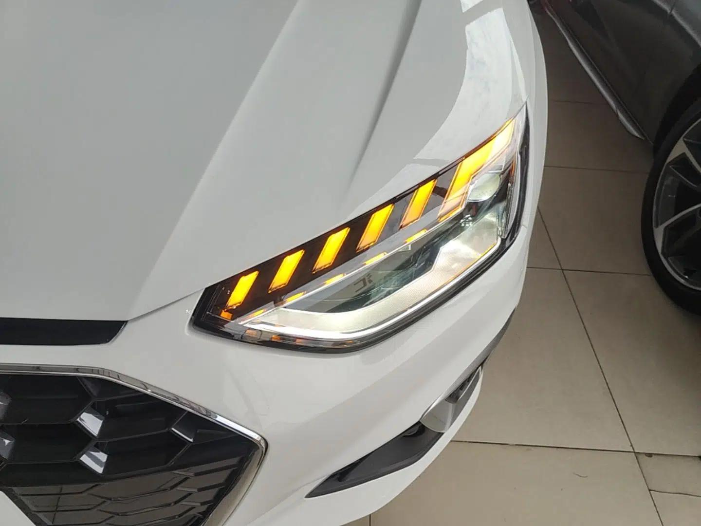Audi A4L 2020 40 TFSI Luxury Dynamic Model — миниатюра 8
