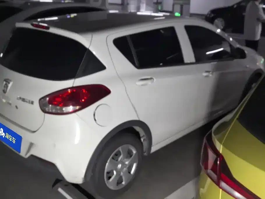 Baojun 310 2016 1.2L Manual Comfort Model — миниатюра 3