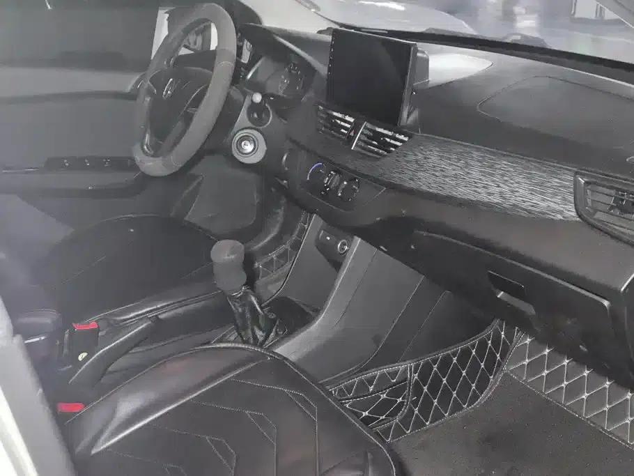 Baojun 310 2016 1.2L Manual Comfort Model — миниатюра 8
