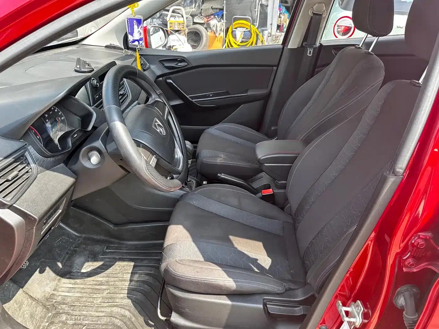 Baojun 310 2016 1.2L Manual Comfort Model — миниатюра 7