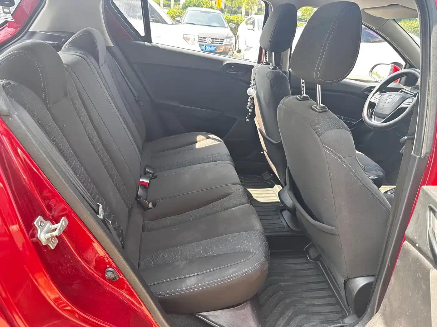 Baojun 310 2016 1.2L Manual Comfort Model — миниатюра 9