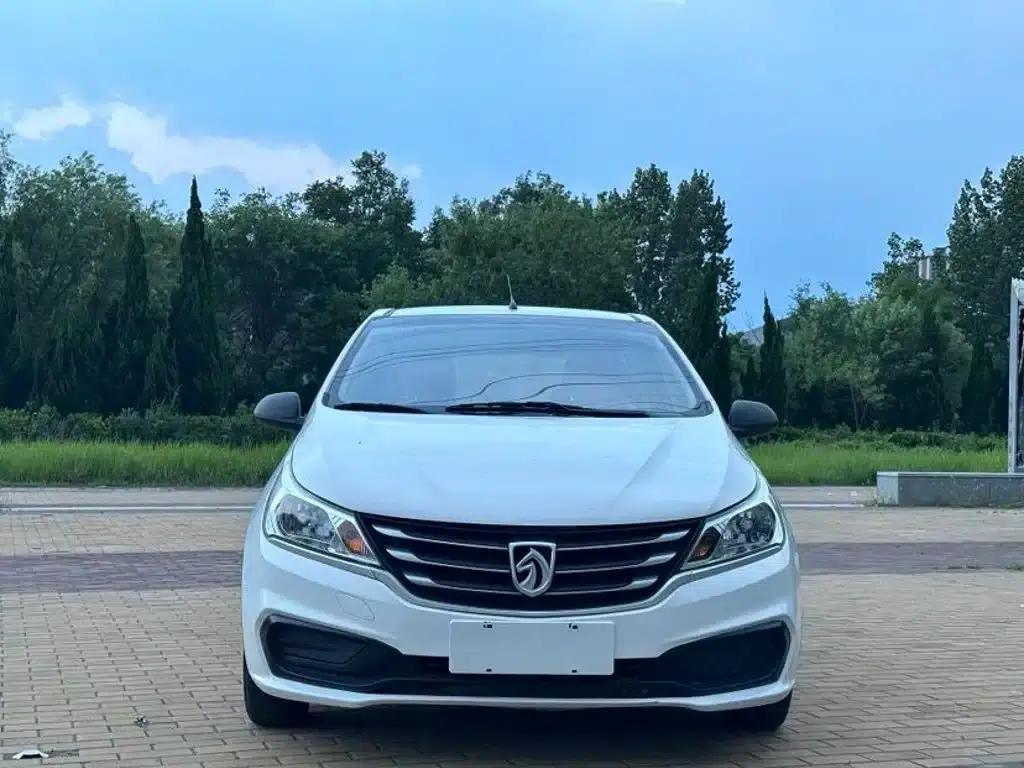 Baojun 310 2016 1.2L Manual Value Edition — миниатюра 2