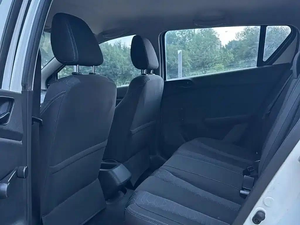Baojun 310 2016 1.2L Manual Value Edition — миниатюра 7