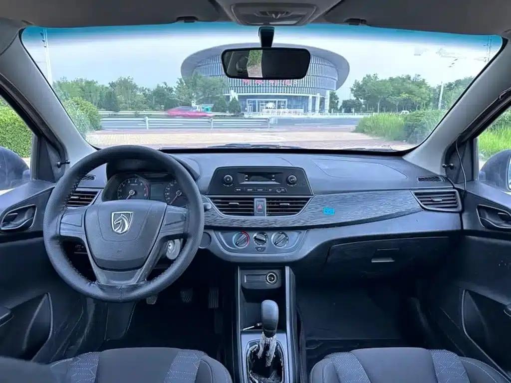 Baojun 310 2016 1.2L Manual Value Edition — миниатюра 9