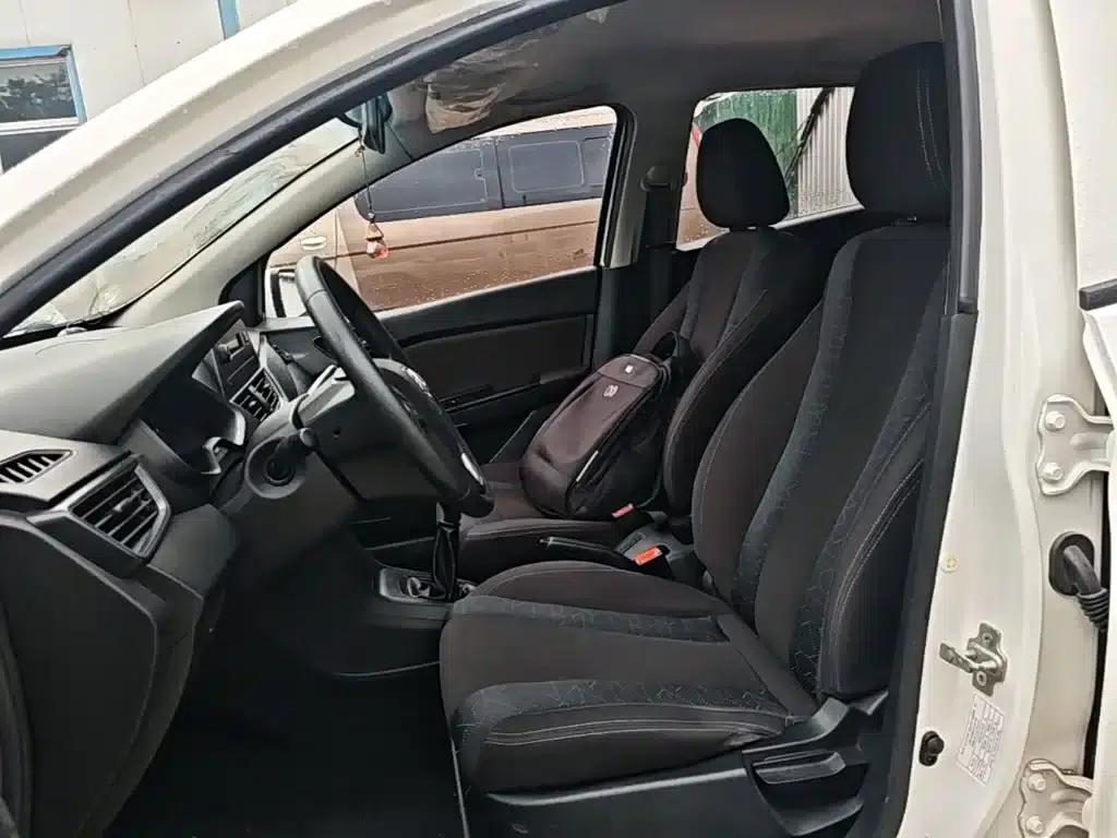 Baojun 310 2016 1.2L Manual Comfort Model — миниатюра 15