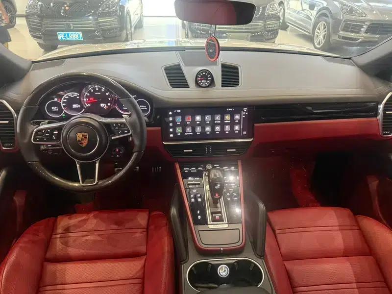 2023 Cayenne Coupé 3.0T Platinum Edition — миниатюра 11