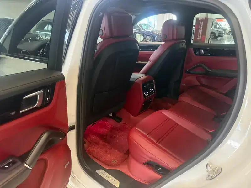 2023 Cayenne Coupé 3.0T Platinum Edition — миниатюра 15