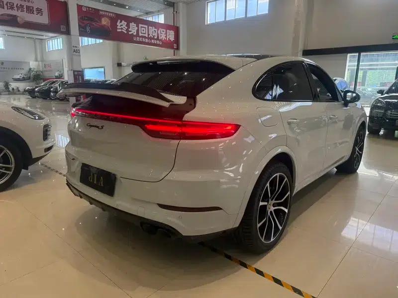 2023 Cayenne Coupé 3.0T Platinum Edition — миниатюра 5