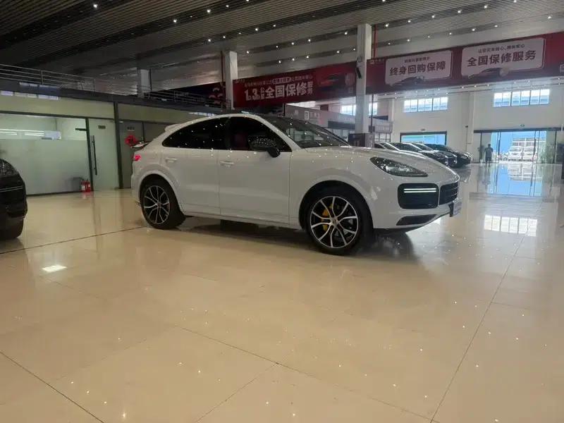 2023 Cayenne Coupé 3.0T Platinum Edition — миниатюра 6