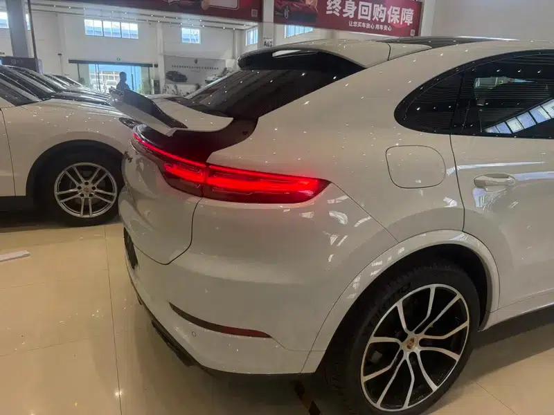 2023 Cayenne Coupé 3.0T Platinum Edition — миниатюра 7