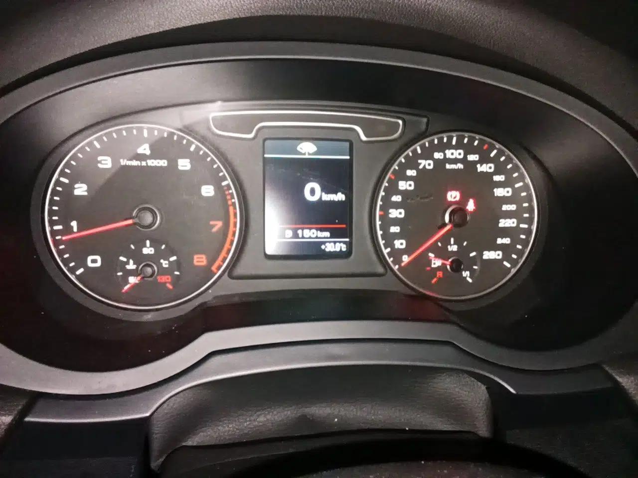 Audi Q3 2013 35 TFSI Comfort Model — миниатюра 11
